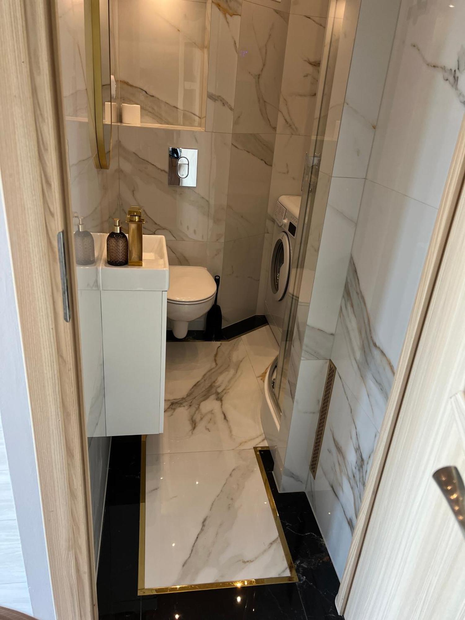 Apartment&airport- Free Wifi - Netflix - Close By Chopin Airport